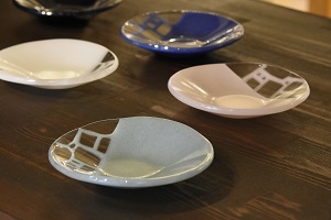 作家紹介｜視る。触れる。体験する。そうして、ガラスに逢う。富山